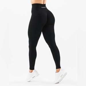 Alphalete Amplify Leggings in Black (Medium) - Gently Used